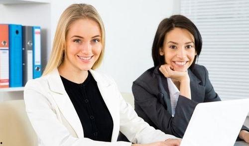 草莓姐的职场危机,化解危机，重振职场风采